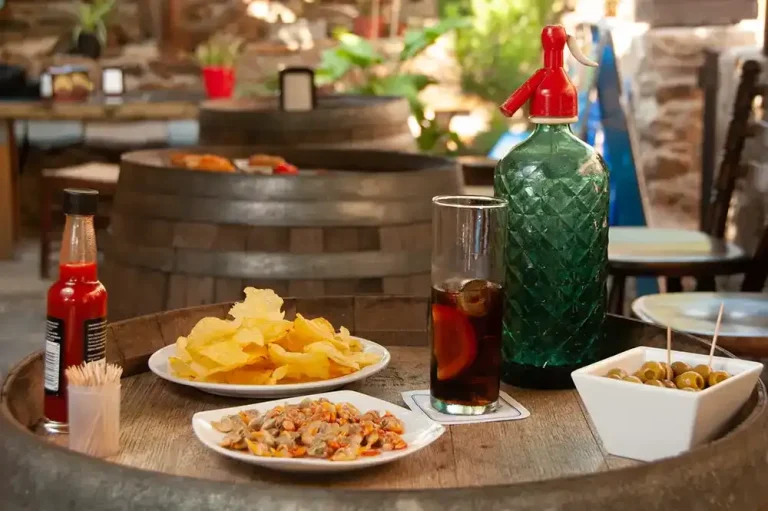 vermut y tapas
